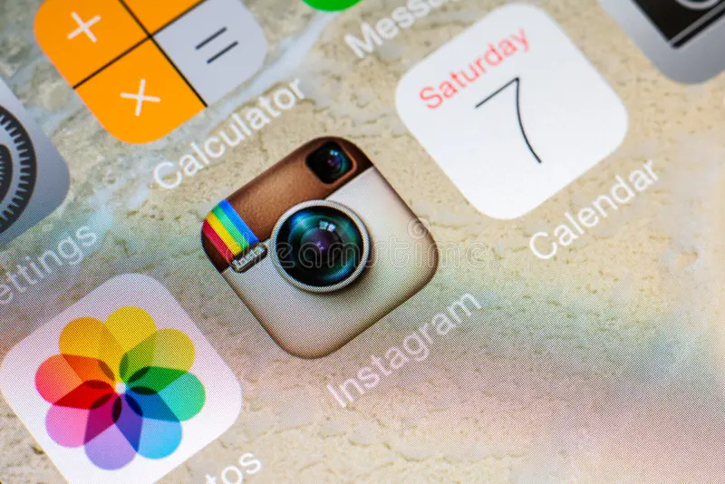 Discover Instagram: Sharing beautiful moments and its cultural influence.